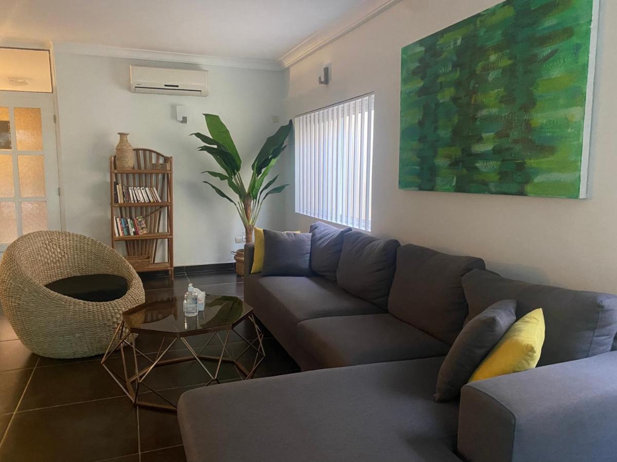 L'Oasis Guesthouse โกโตนู ภายนอก รูปภาพ