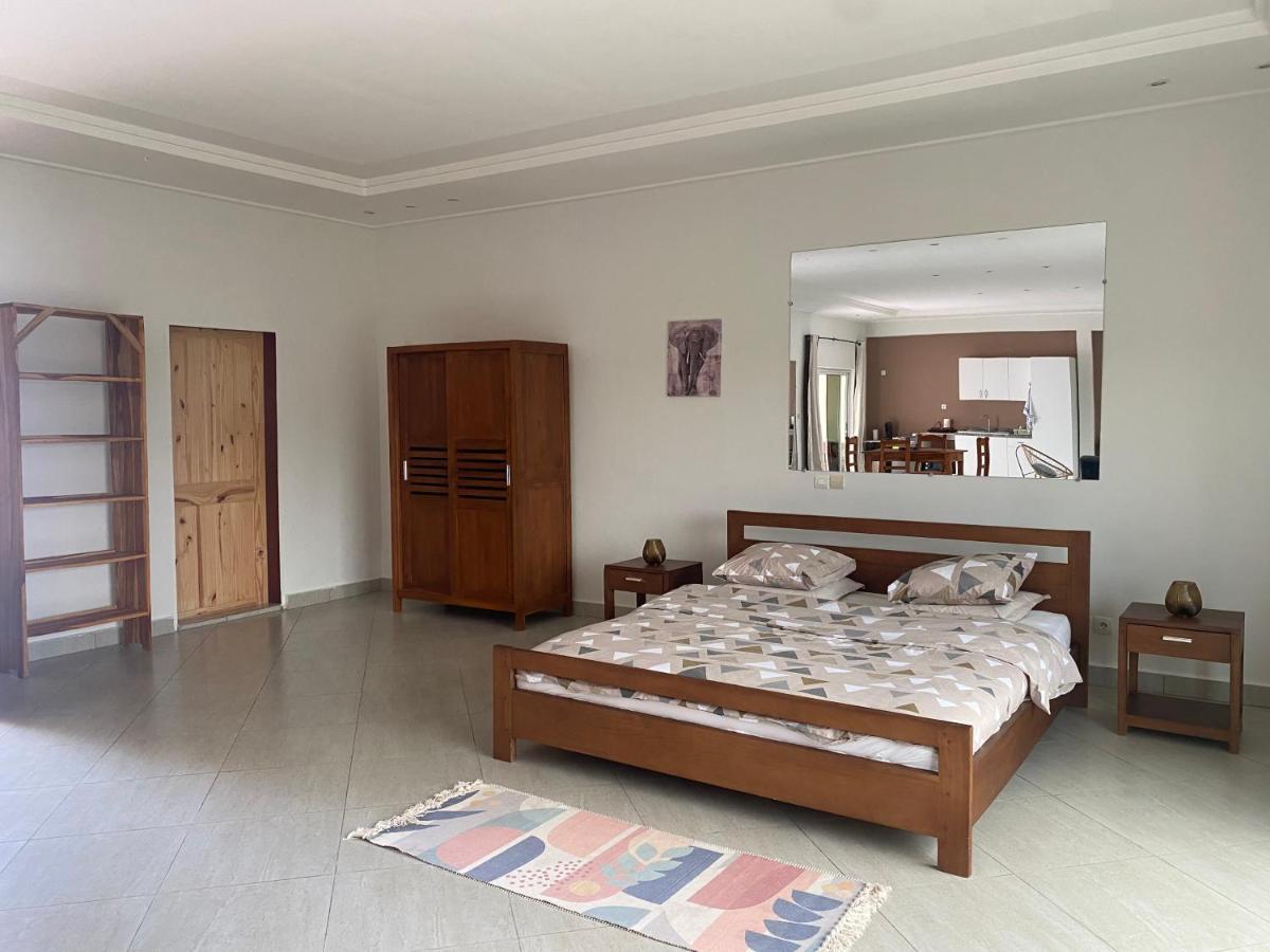 L'Oasis Guesthouse โกโตนู ภายนอก รูปภาพ
