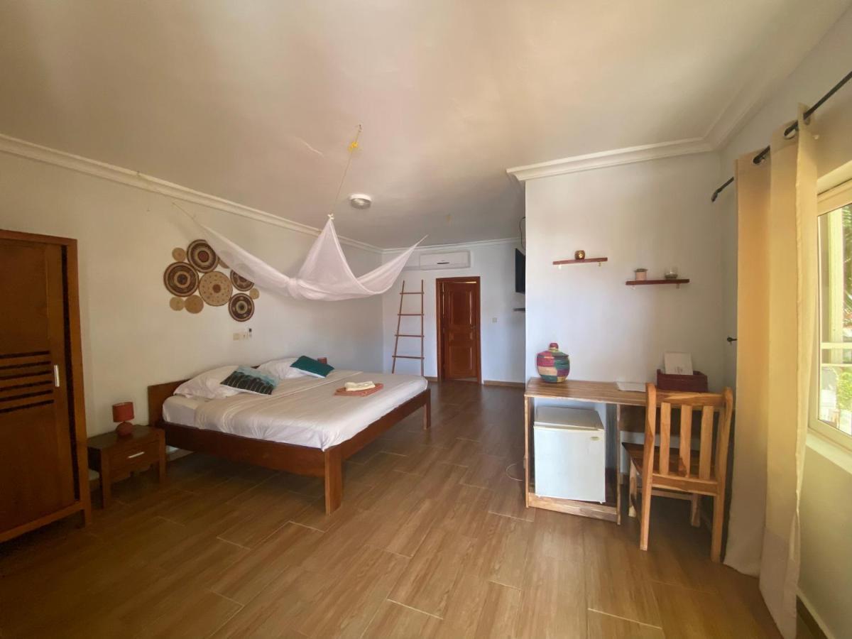 L'Oasis Guesthouse โกโตนู ภายนอก รูปภาพ