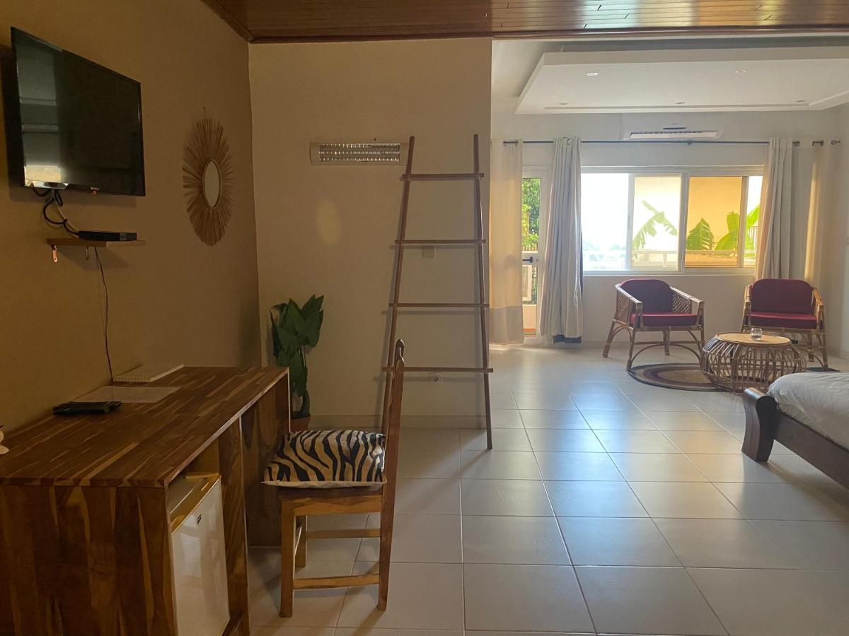 L'Oasis Guesthouse โกโตนู ภายนอก รูปภาพ