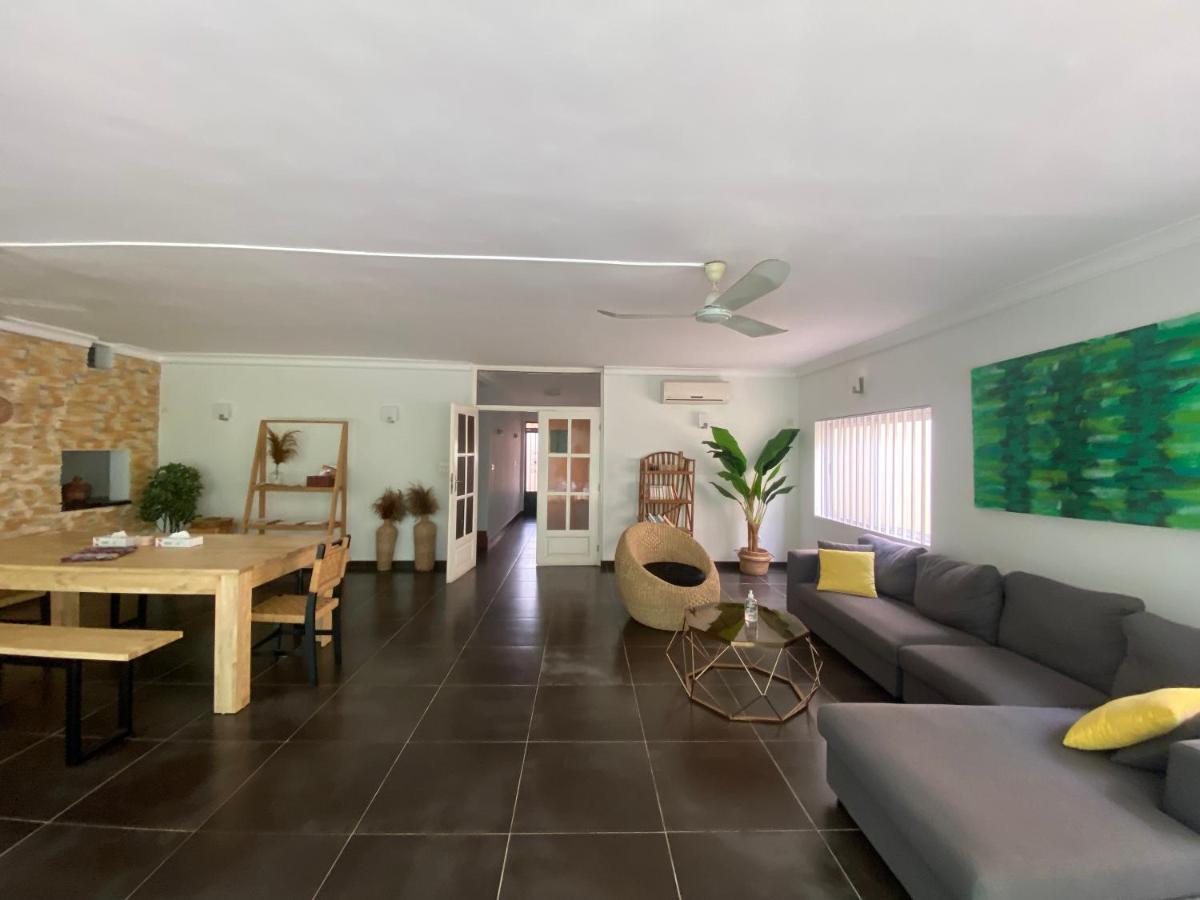 L'Oasis Guesthouse โกโตนู ภายนอก รูปภาพ
