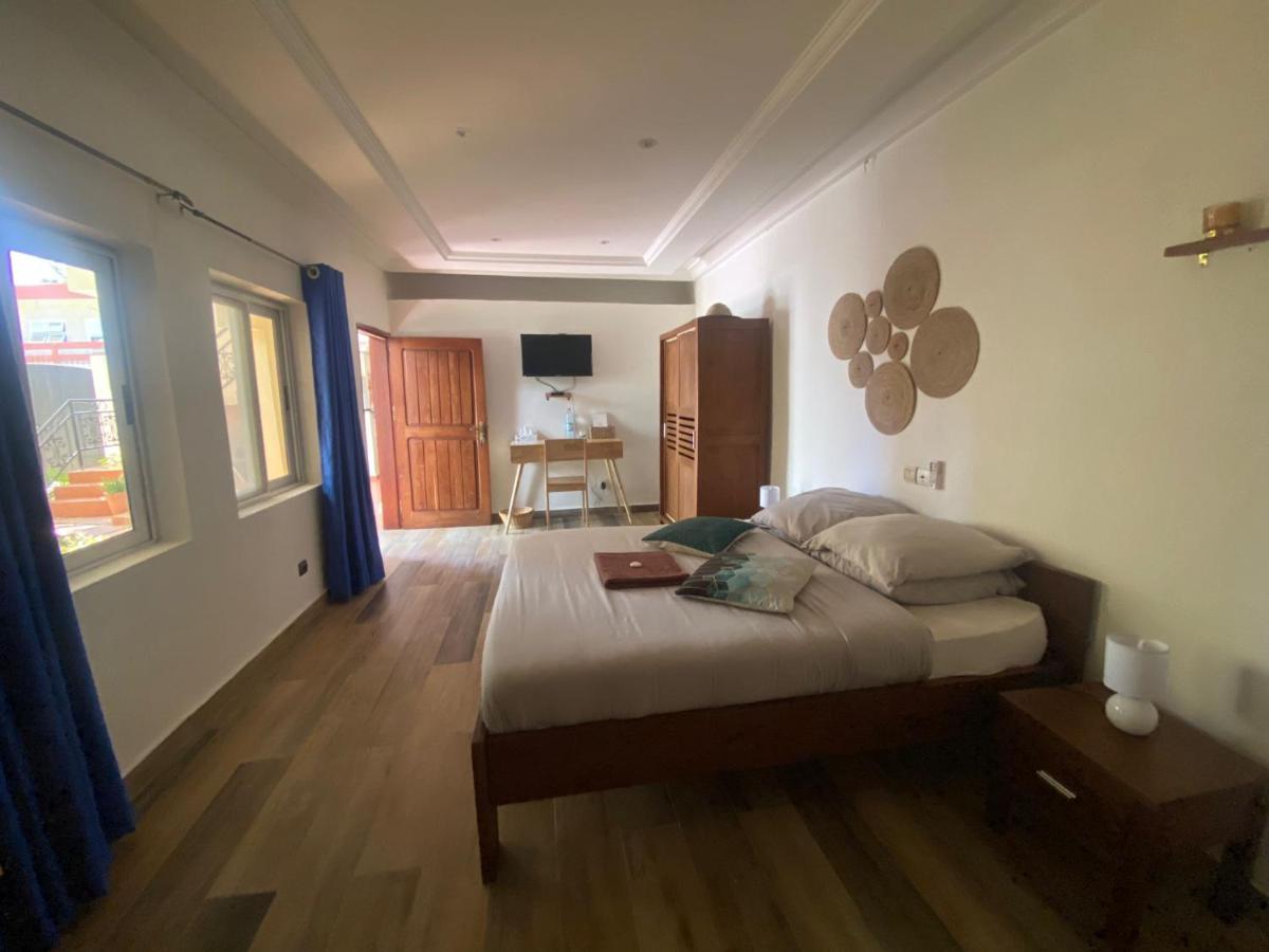 L'Oasis Guesthouse โกโตนู ภายนอก รูปภาพ