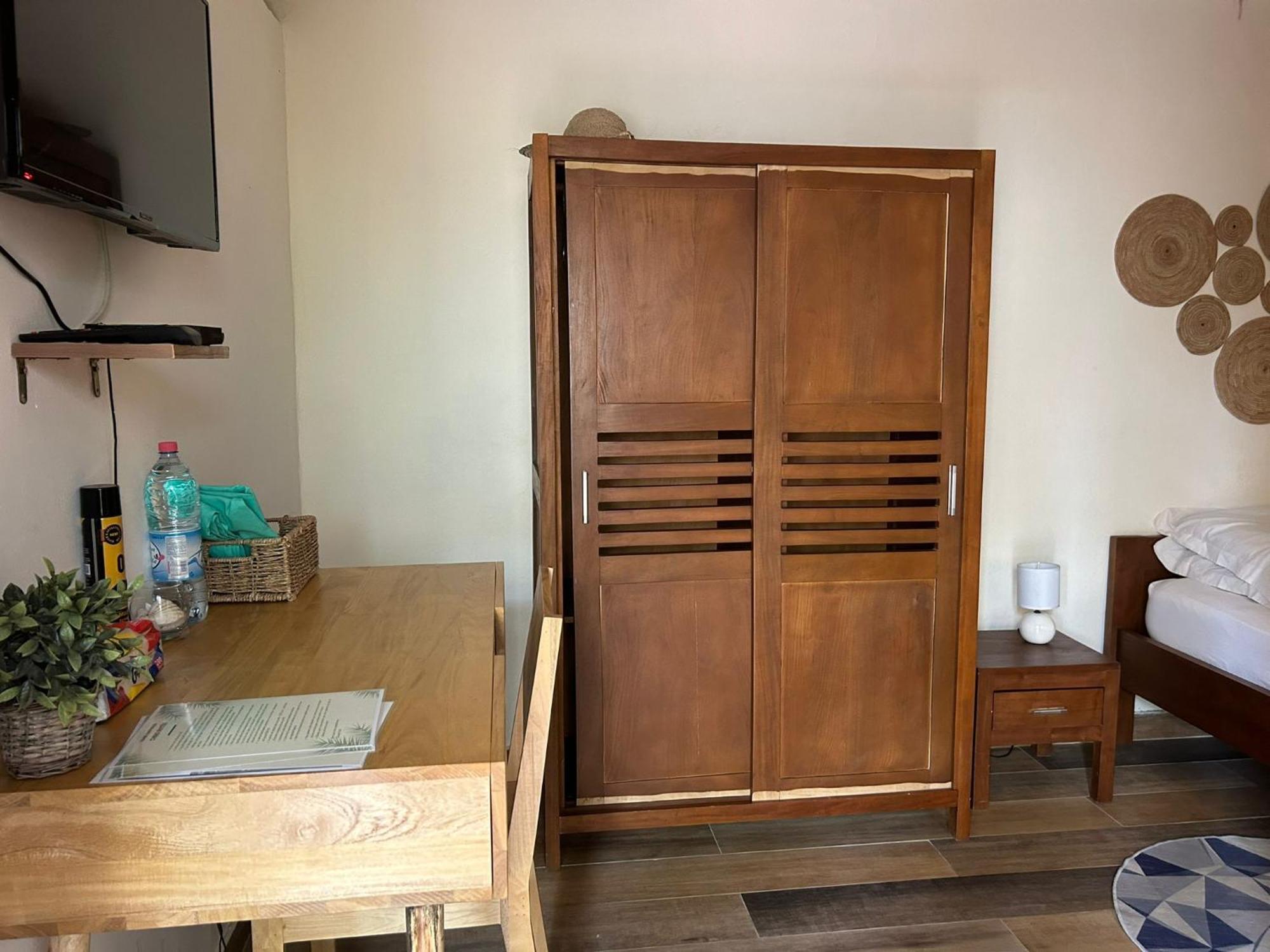 L'Oasis Guesthouse โกโตนู ภายนอก รูปภาพ