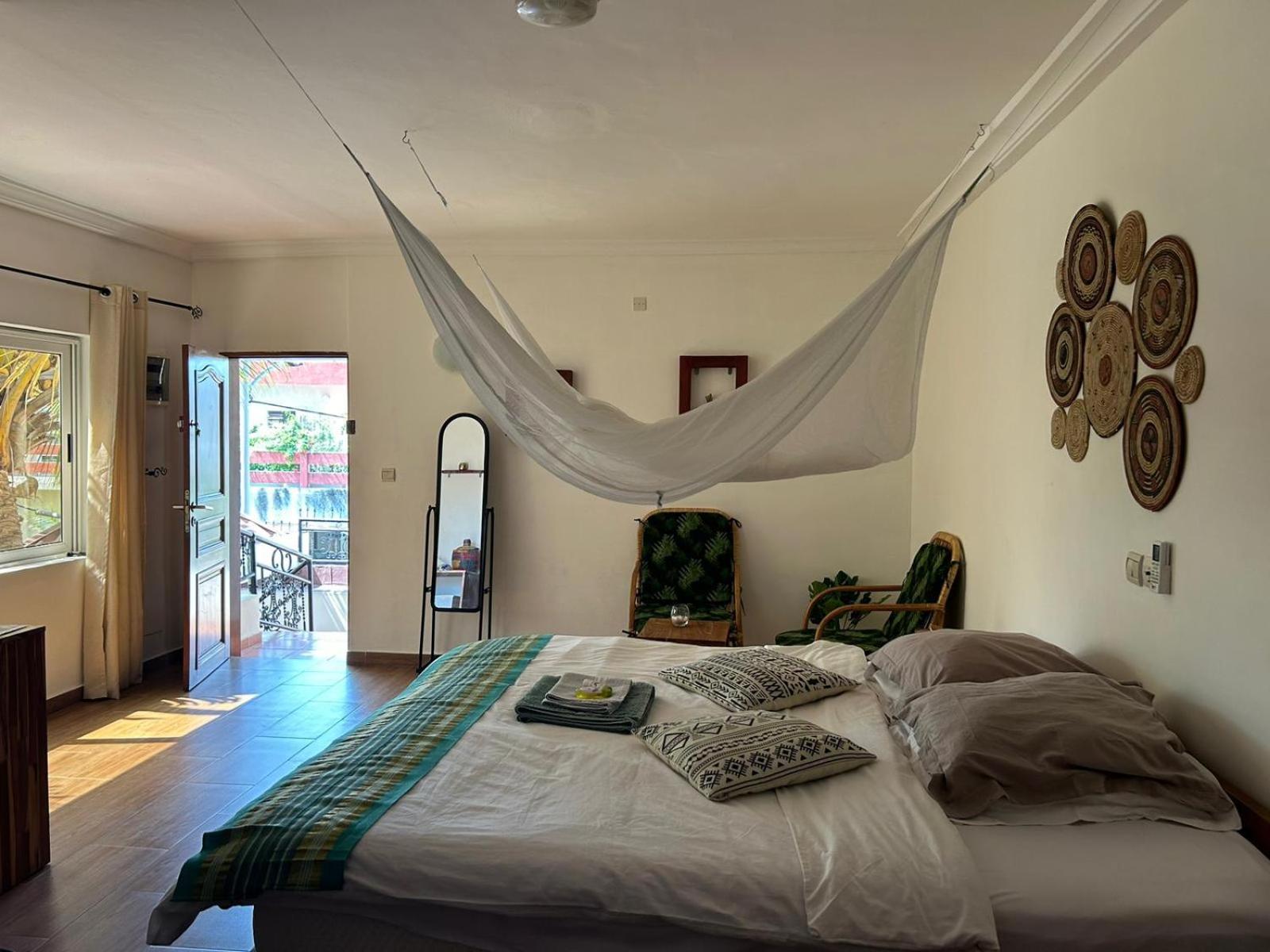 L'Oasis Guesthouse โกโตนู ภายนอก รูปภาพ