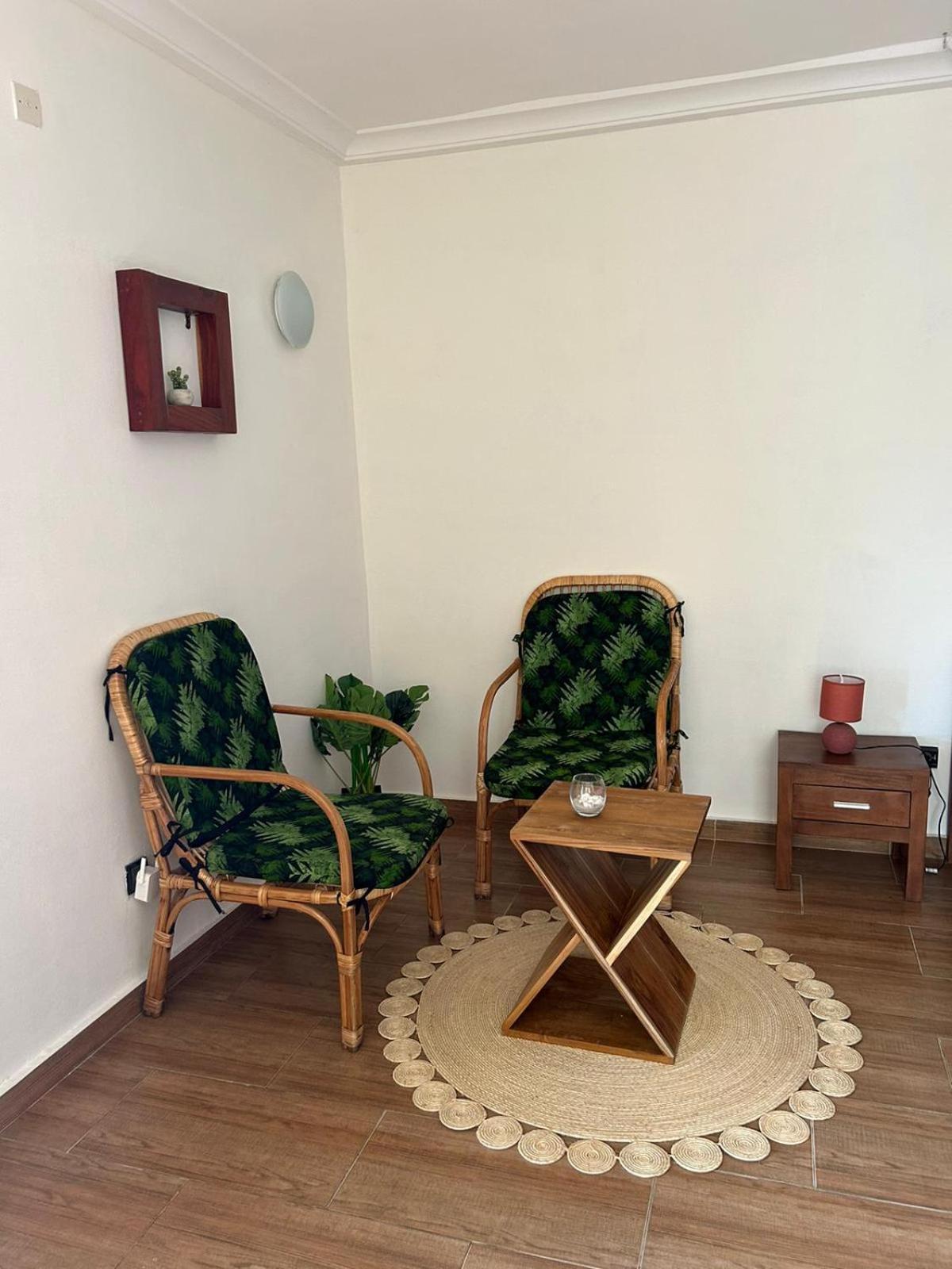 L'Oasis Guesthouse โกโตนู ภายนอก รูปภาพ