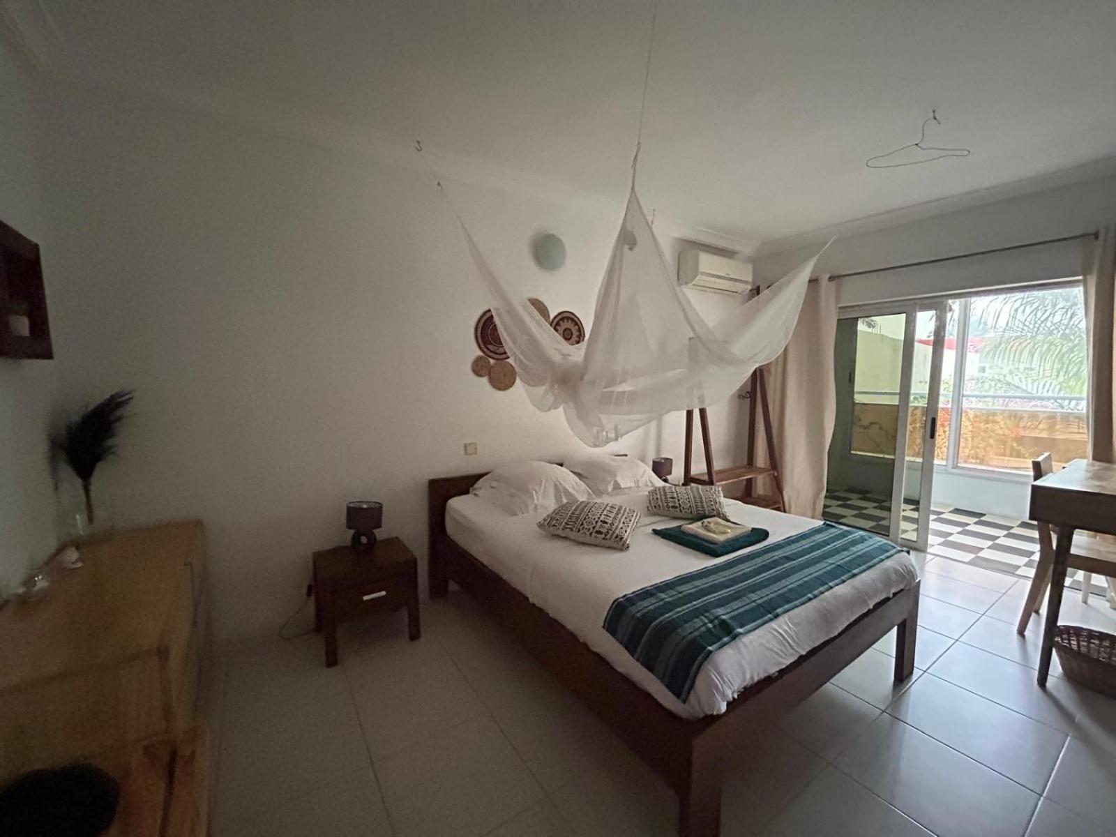 L'Oasis Guesthouse โกโตนู ภายนอก รูปภาพ