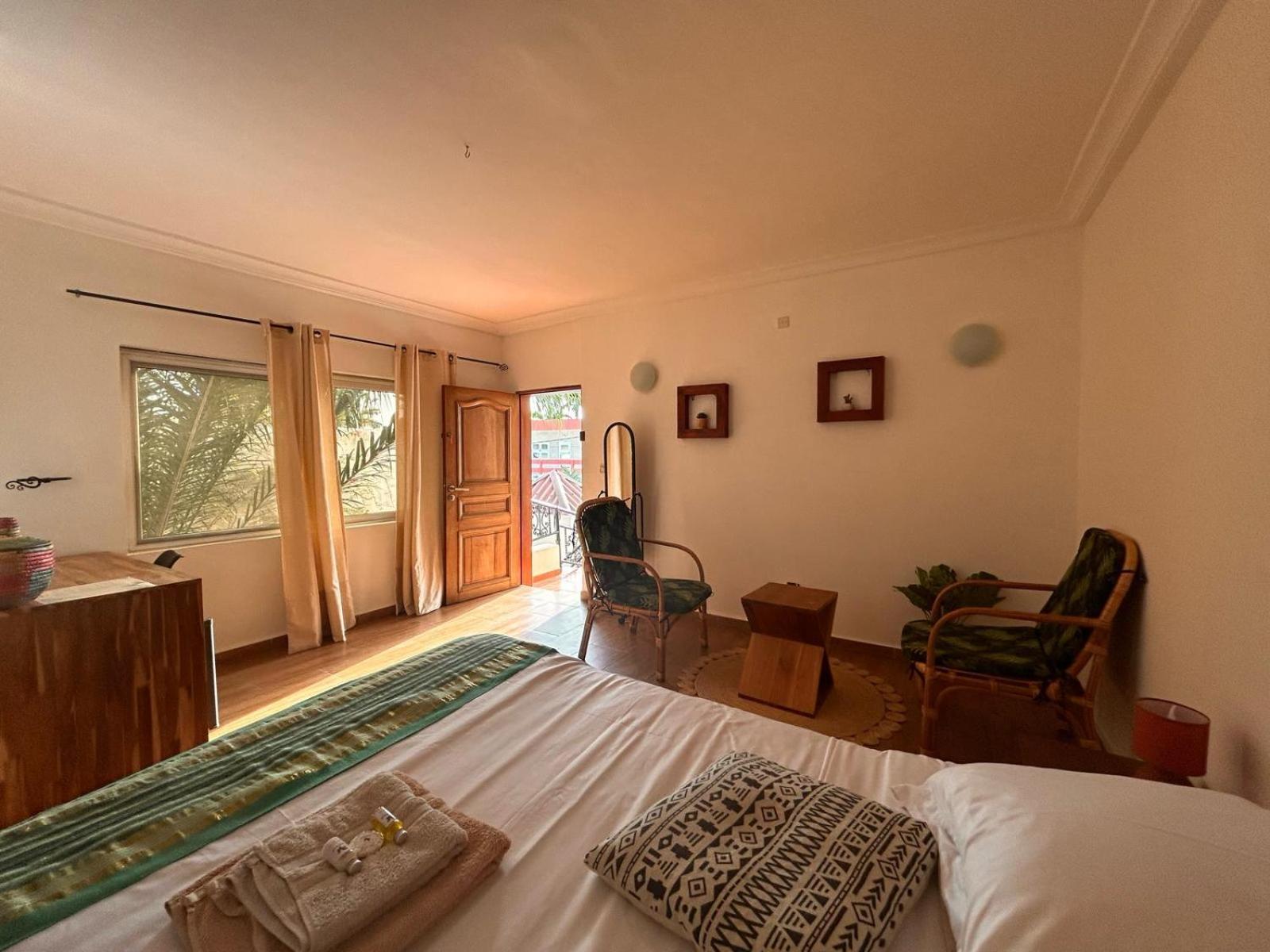 L'Oasis Guesthouse โกโตนู ภายนอก รูปภาพ